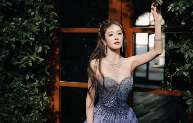 白鹿完全让人移不开眼！