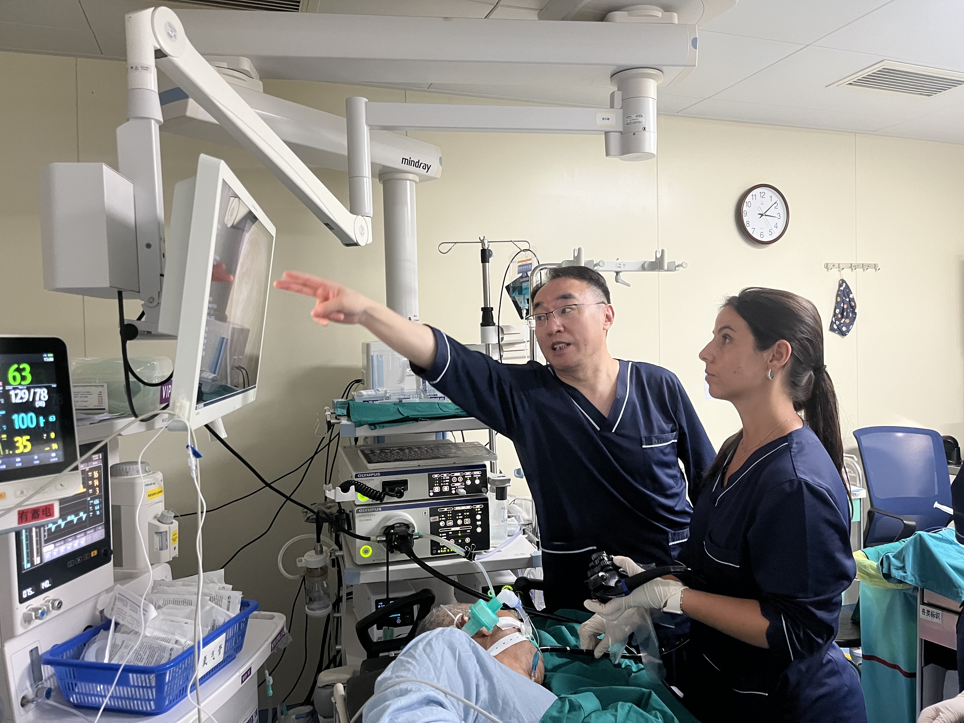 跨越万里 共探“镜”界——葡萄牙医生在江苏省中医院精研“毫厘艺术”