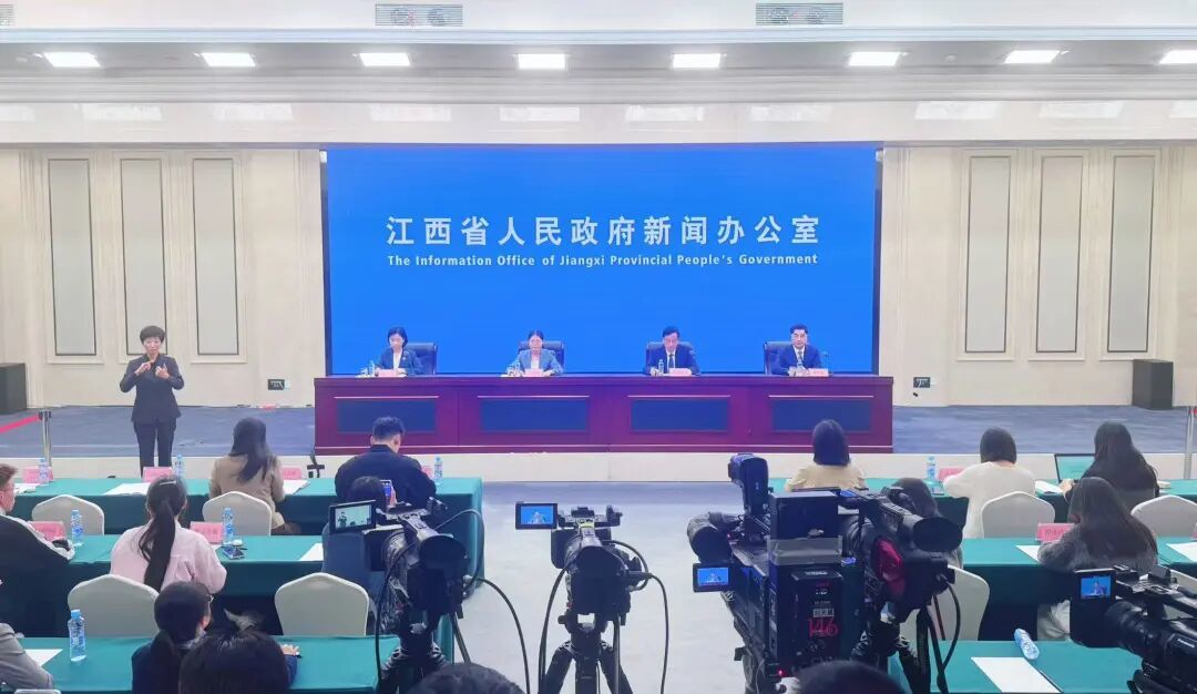 发布会现场图 摄影：饶梦露