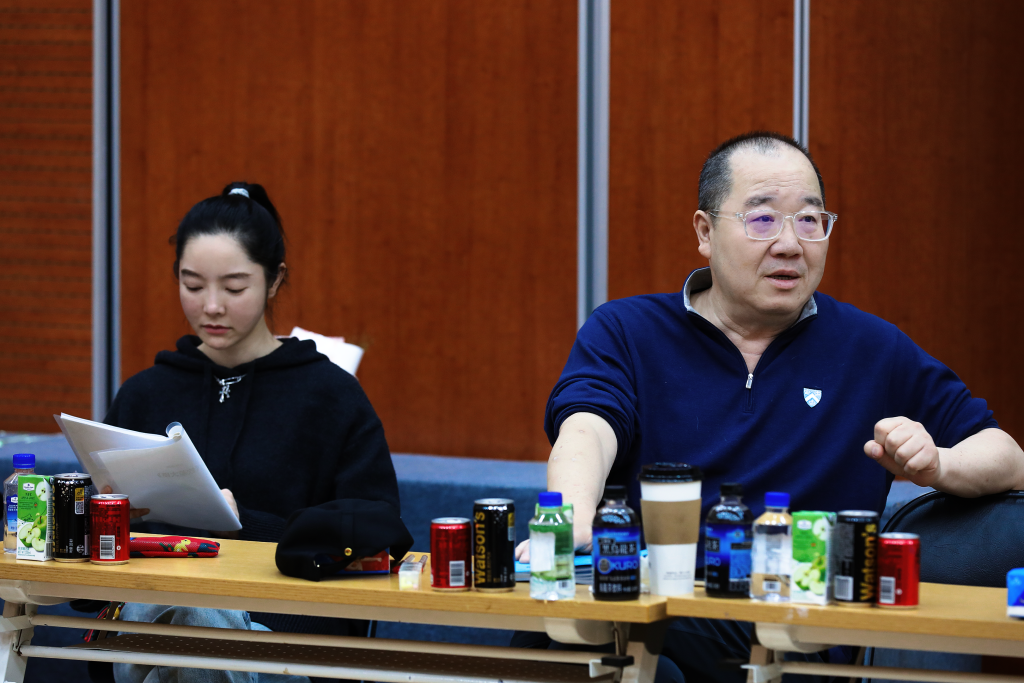 英达导演在排练厅