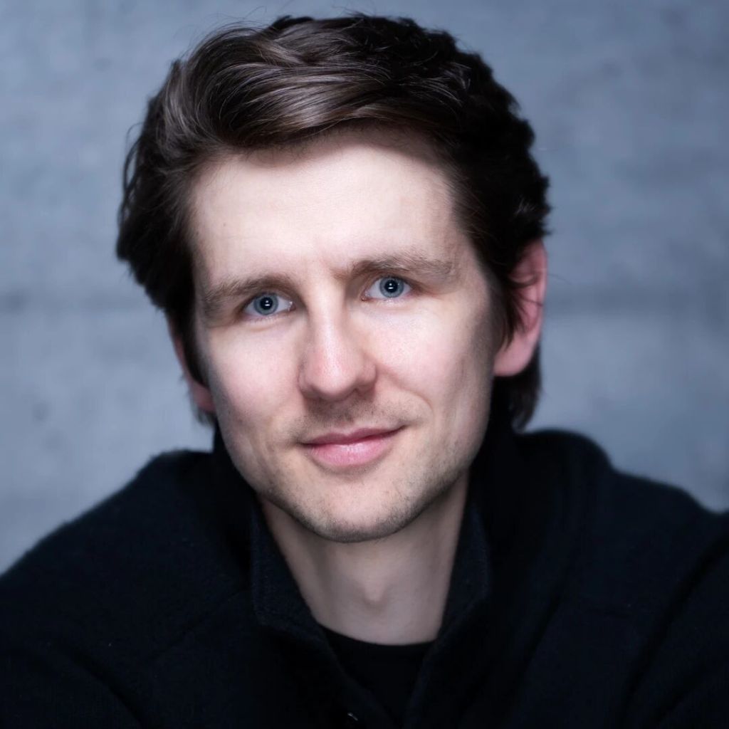 9年前的罗密欧扮演者大卫&middot;莫尔此次重返上海临阵救场