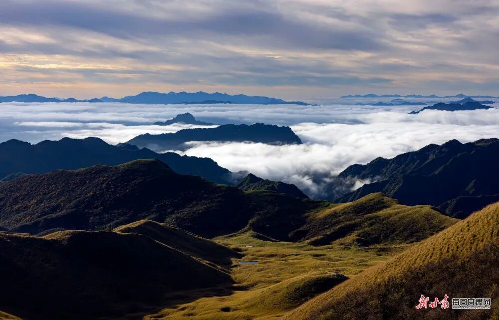 秋季到甘肃看“海” 畅游云端当自在小神仙