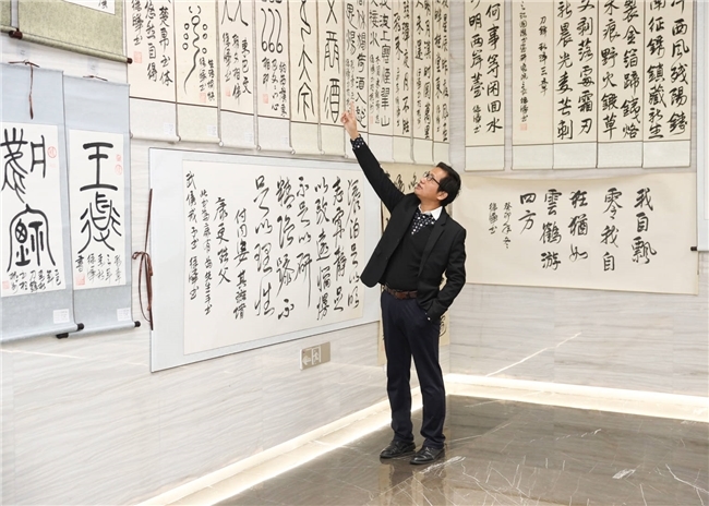 跨界艺术创作者徐晔（刀锋）书法全国巡展首站11月4日在城西硒和云创隆重启幕