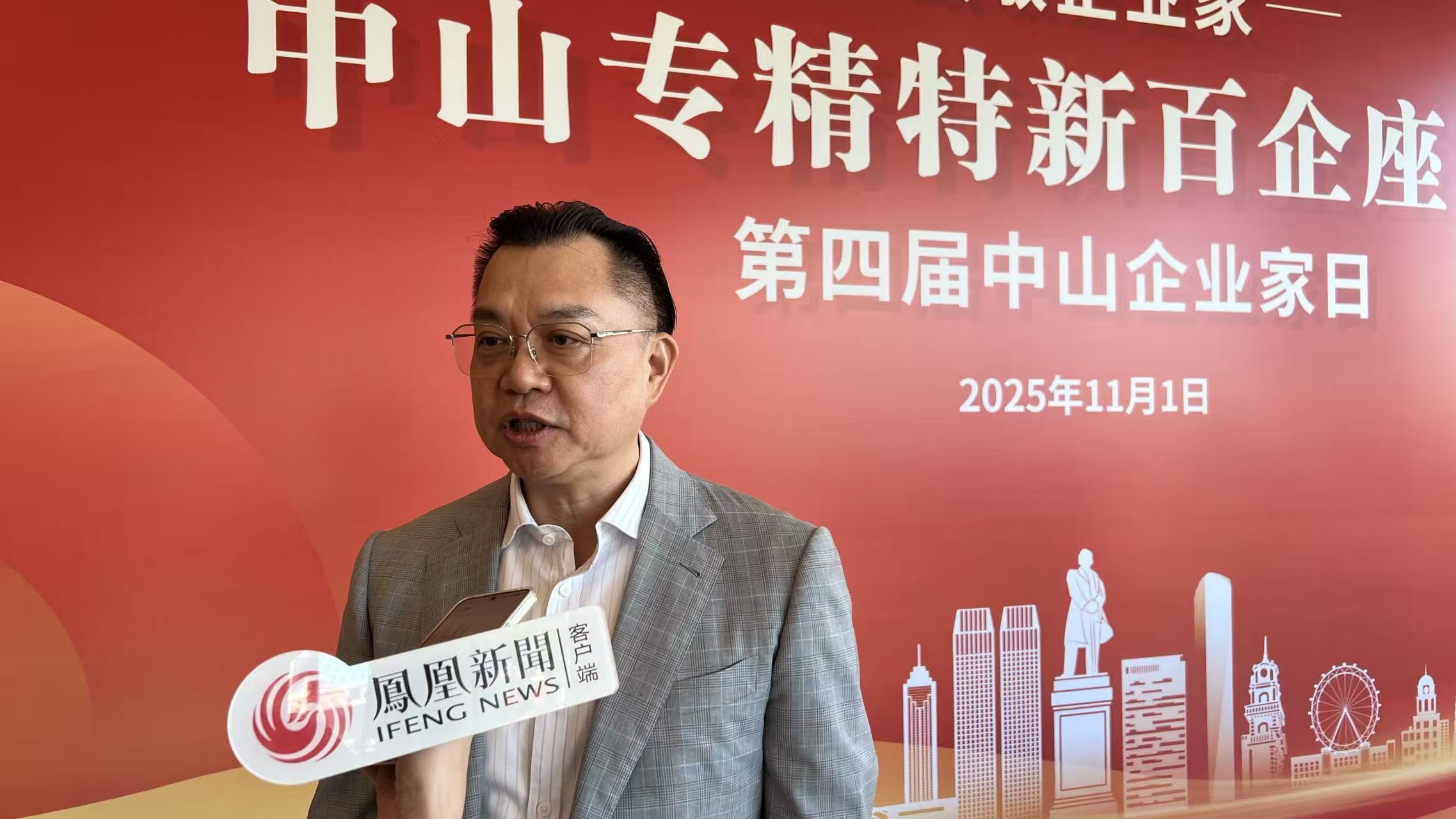 中山卓梅尼集团虏克电梯董事长莫礼接受采访（摄影：于清）