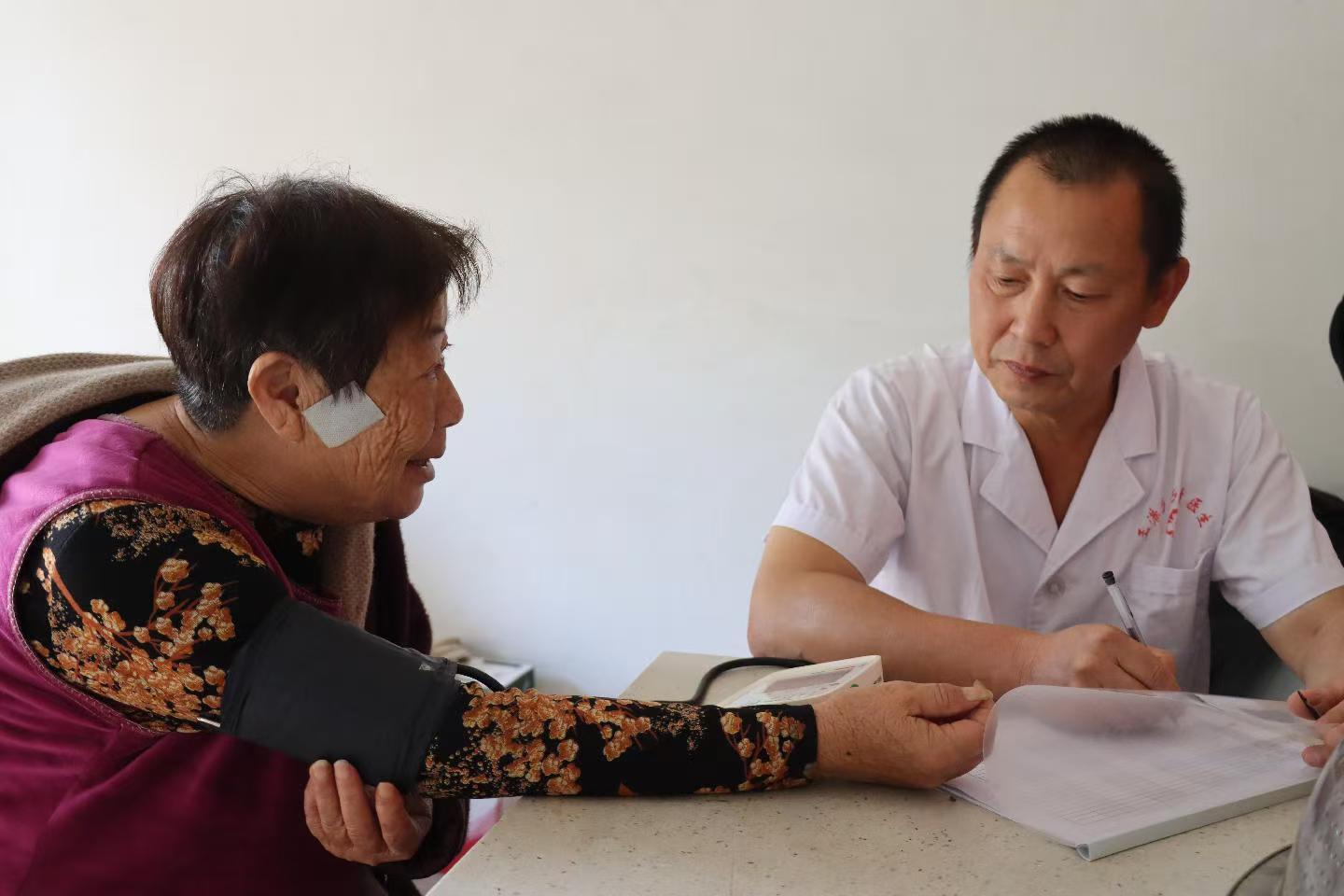 乡村医生叶永红：38载信守承诺 甘做乡村健康“守门人”