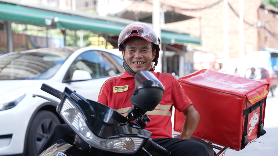 断手骑手蒋成明：我每送一单都说谢谢，谢的不是打赏，是顾客给我的工作机会