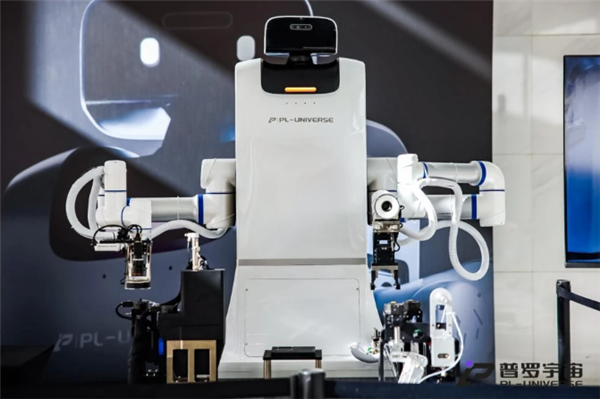 普罗宇宙大白机器人2.0亮相：具有亚毫米级操作水准