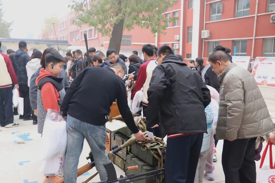 军光传承 博学筑梦——致敬退役军人家庭暨特色办学理念宣导活动