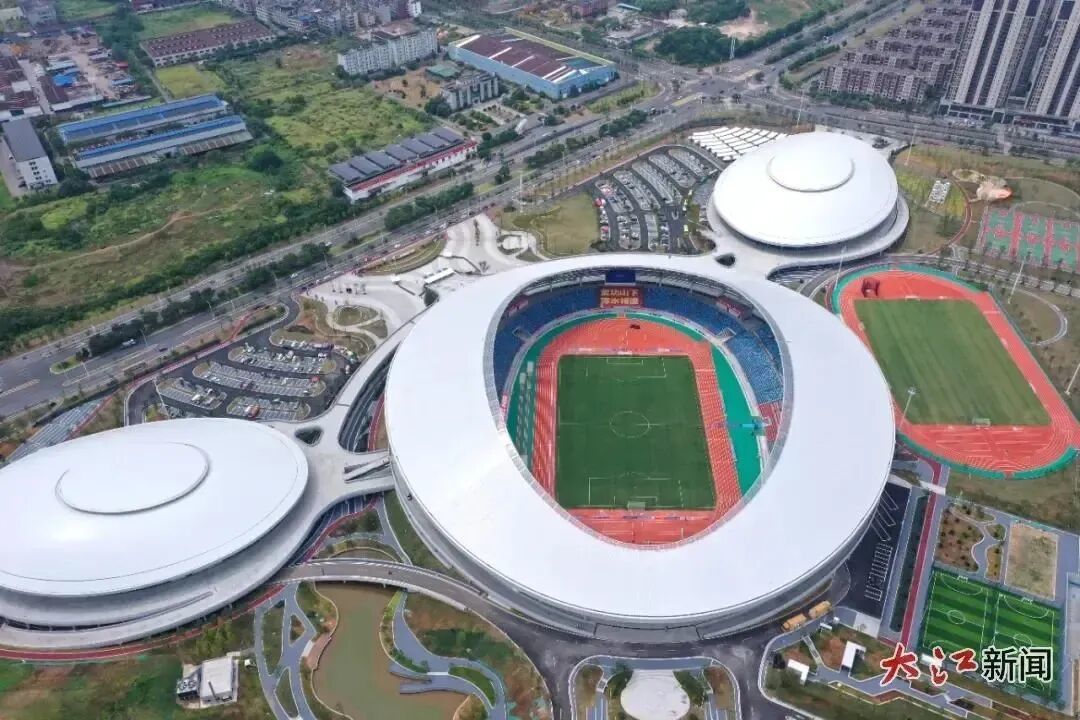 萍乡队主场,萍乡奥体中心体育场,是2026年省运会主场馆。7月27日,它以萍乡队迎战抚州队的赛事完成首秀。江西日报全媒体记者 杨继红 摄