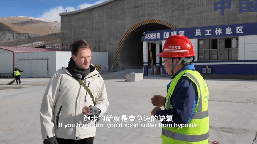 在天山建超长隧道，极限环境马都罢工了，他们是怎么坚持下来的？