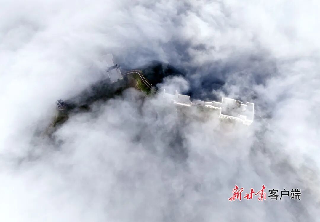 秋季到甘肃看“海” 畅游云端当自在小神仙