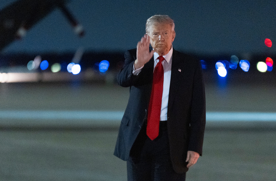 全球聚焦11月5日美最高法院关税案辩论 特朗普若“督战”将创历史先河！