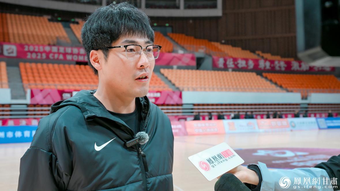 云南玉昆农大队主教练徐晓彬说,兰州专业的场馆设施和配套服务为队员们稳定发挥竞技状态提供了保障。