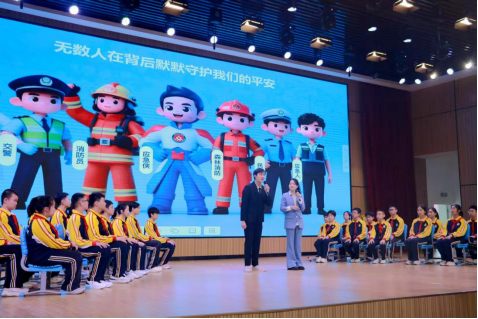放飞应急纸飞机 唱响应急安全歌 武汉为安全教育创新模式探索新路径