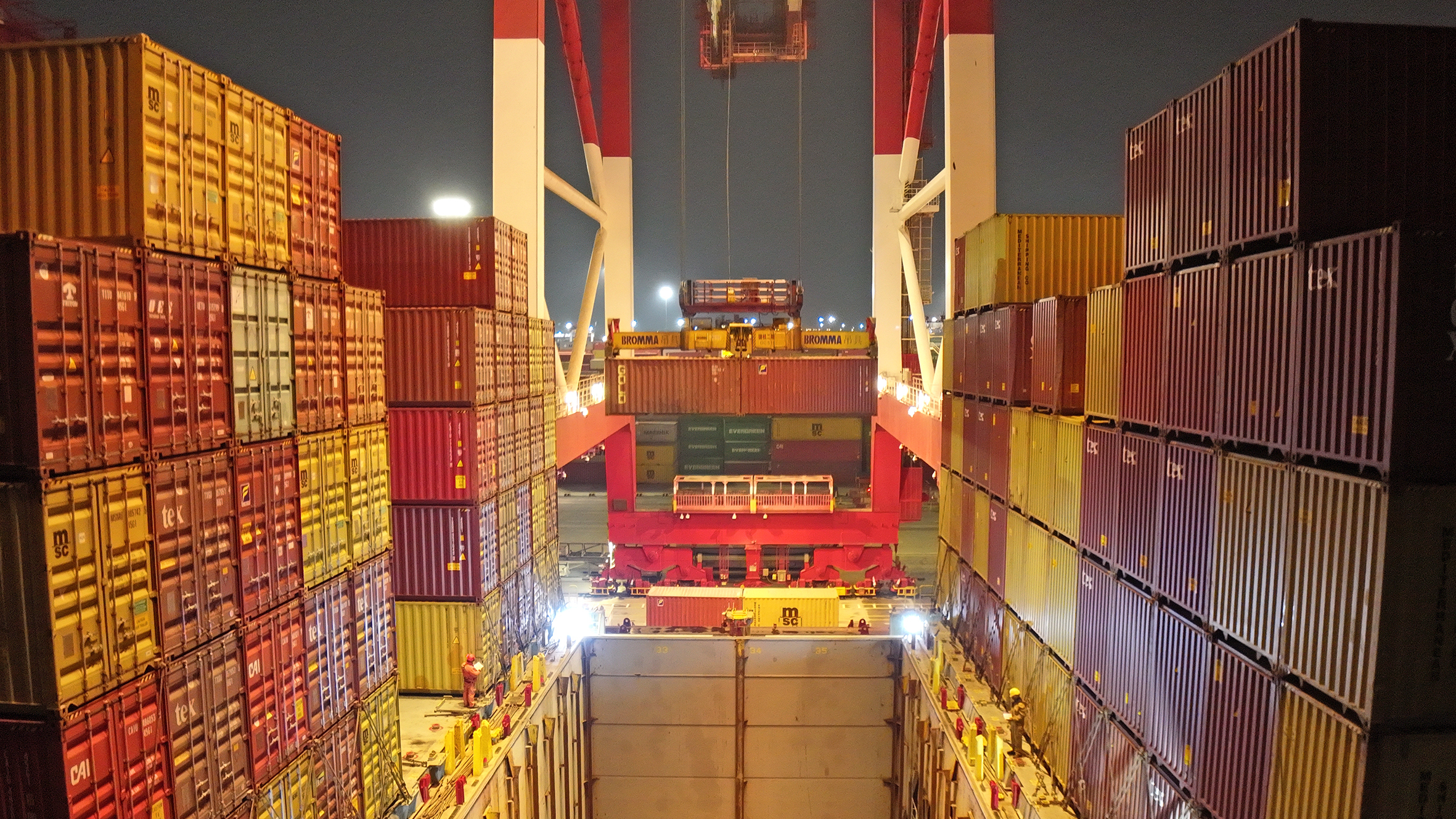 直连东南亚!山东港口青岛港新增今年第17条集装箱航线,持续织密贸易“黄金通道”