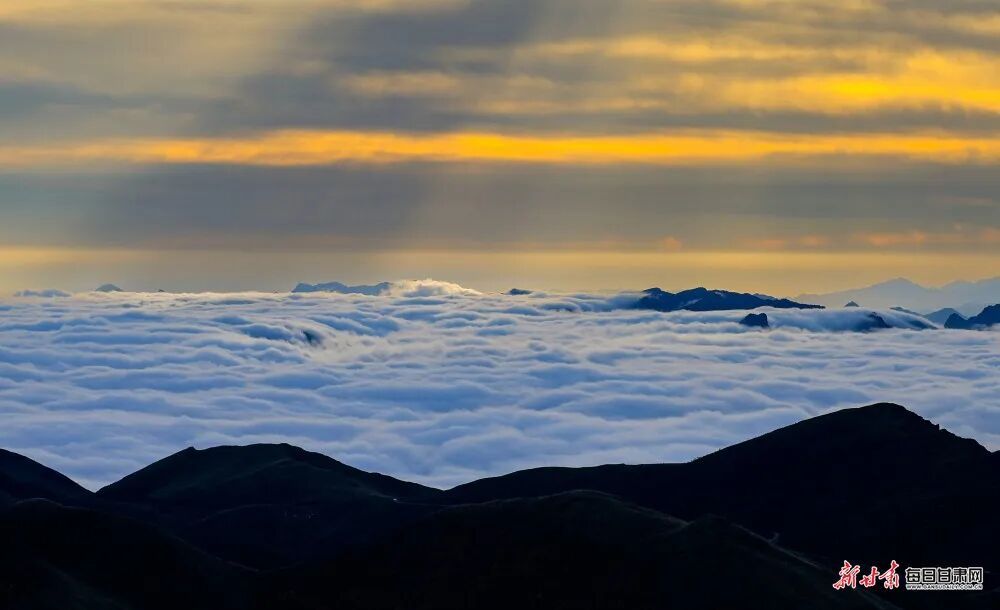 秋季到甘肃看“海” 畅游云端当自在小神仙