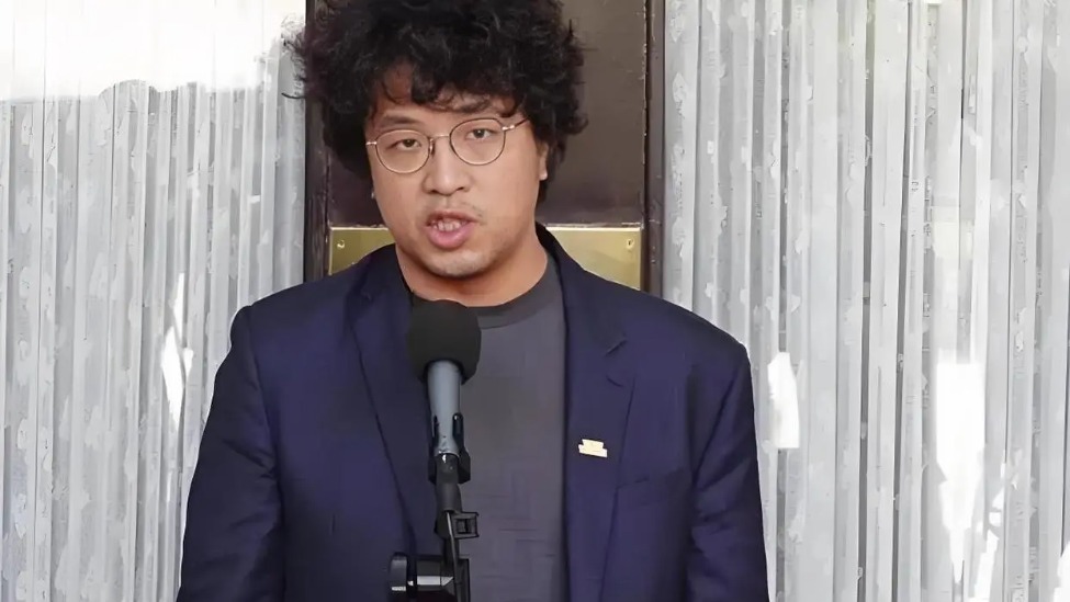 “台独”顽固分子沈伯洋被立案调查，周锡玮：他只是在装不怕