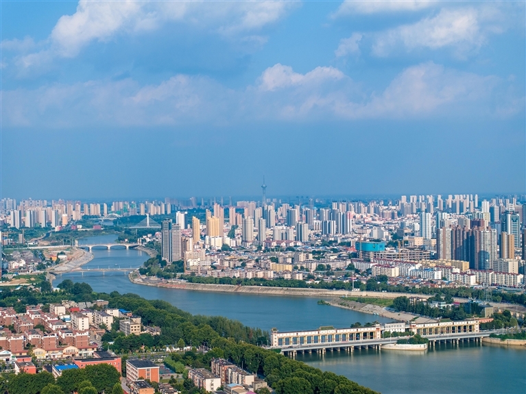 五橋貫港城，鳥瞰周口市區(qū)。 王一峰 攝