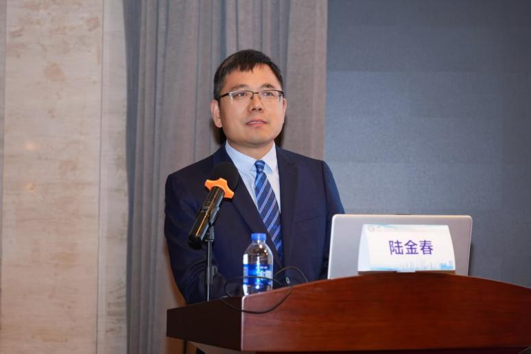 东南大学附属中大医院生殖医学中心副主任陆金春作《生殖检验的现状与挑战》报告