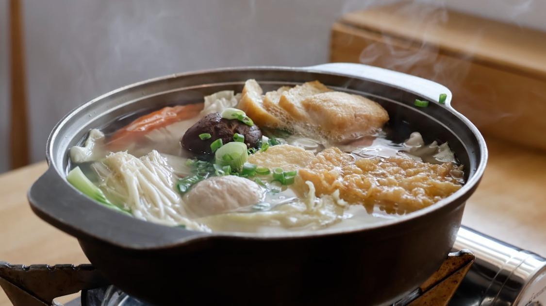 一斤豆芽28.8元，杨国福的天价麻辣烫到底卖给谁？