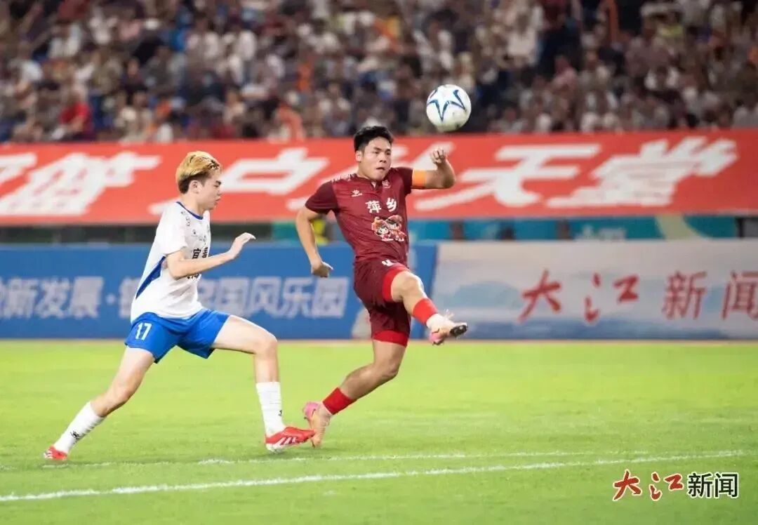 9月7日,赣超萍乡主场对阵宜春的比赛,萍乡负于宜春。江西日报 全媒体记者杨继红 摄