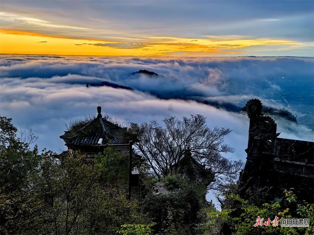 秋季到甘肃看“海” 畅游云端当自在小神仙