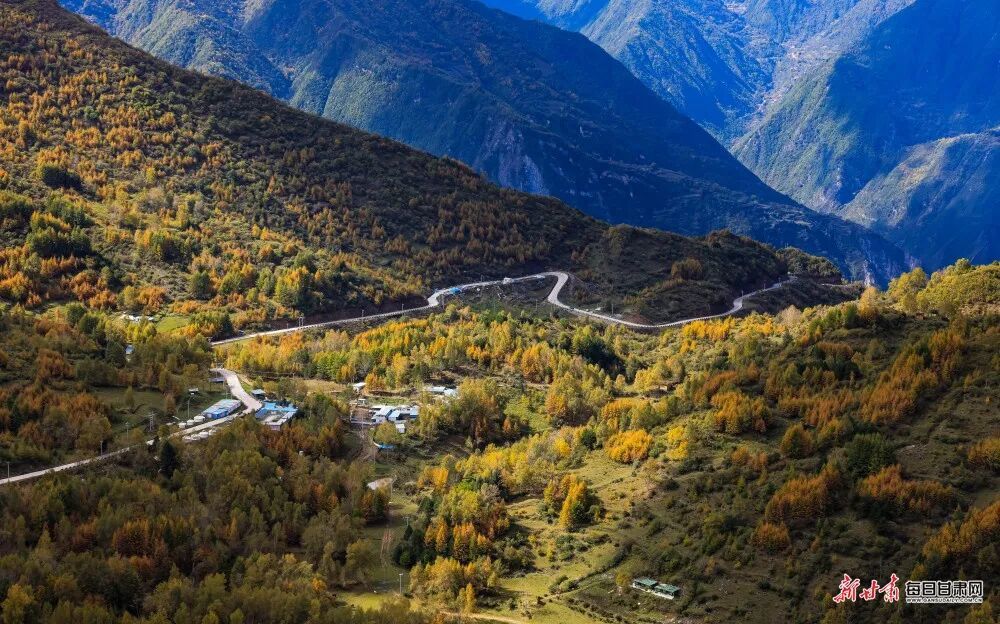 秋季到甘肃看“海” 畅游云端当自在小神仙