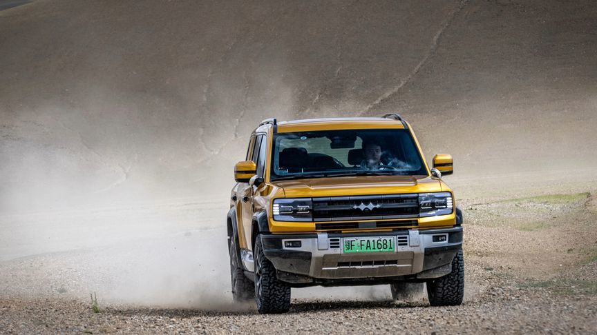 方程豹豹5迎来里程碑，交付量突破十万大关，电驱越野真火了