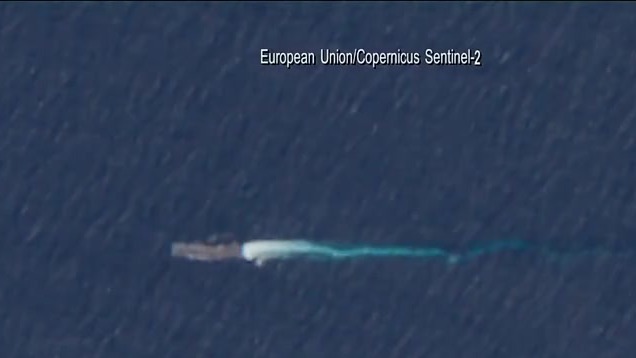 卫星图显示美军舰逼近委内瑞拉