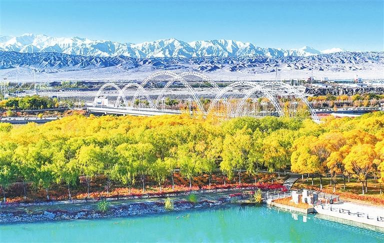 嘉峪关市南湖秋色