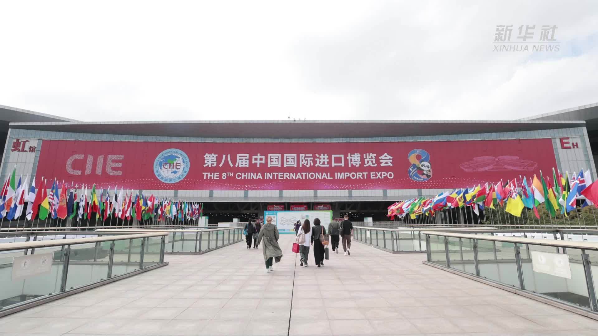 第八届进博会丨上好佳“全勤”赴约，新工艺产品人气爆棚引关注