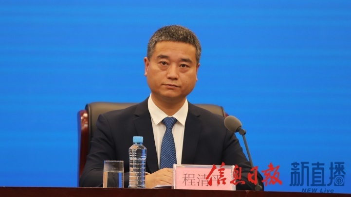 省商务厅市场运行和消费促进处处长程清平