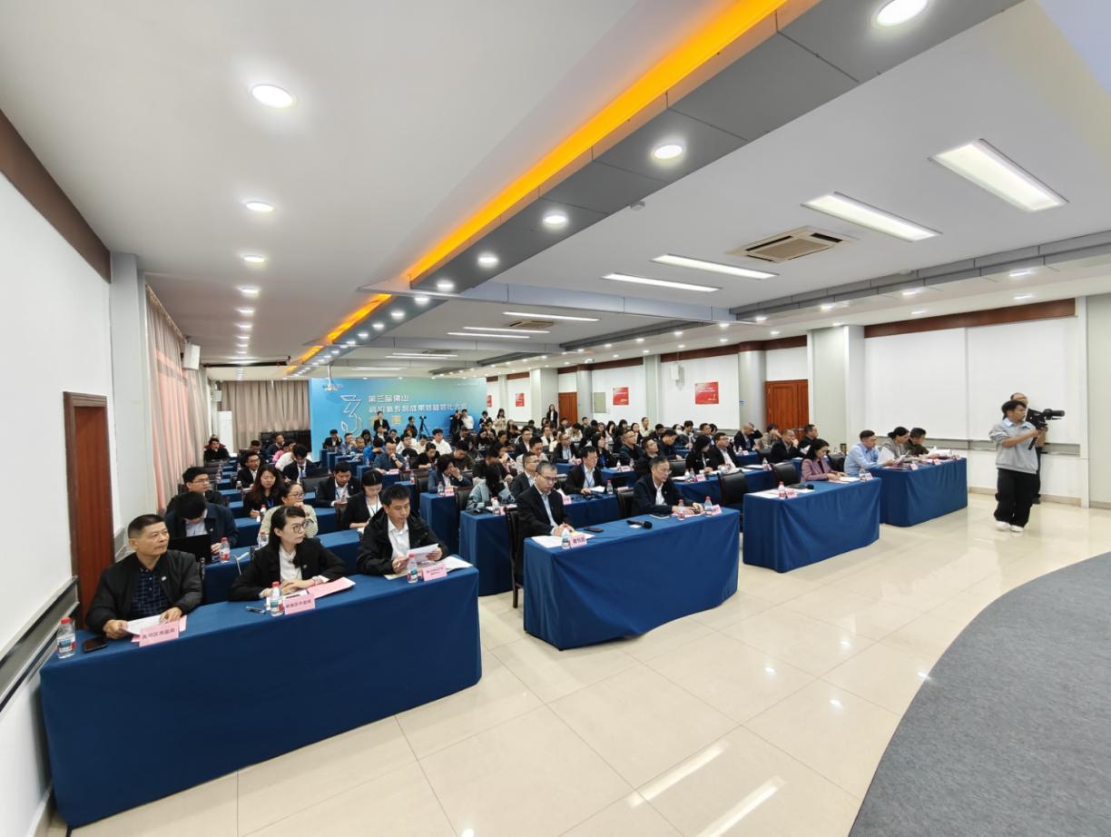 图为:第三届“高转赛”复赛现场。