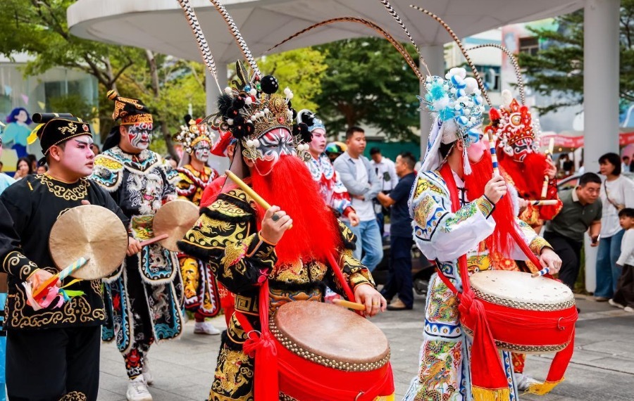 “浪”式嗨购，小镇有料！2025大浪时尚小镇时尚活力嘉年华成功举办  