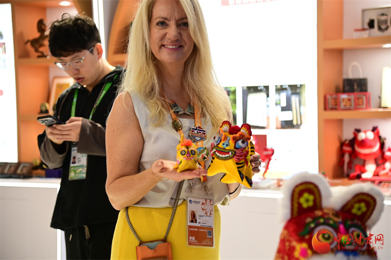 NBA升级版纪念礼惊艳进博会 看甘肃有啥不“遗”样