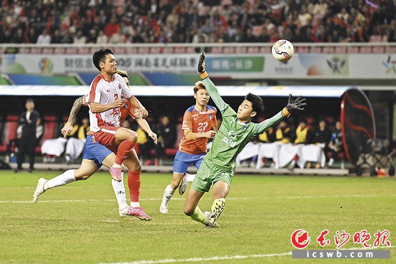 易边再战，场面波澜不惊。比赛最后阶段，益阳队体力有所下降。第79分钟，益阳队门将扑球脱手，16岁小将马子宜门前“捡漏”再下一城。3分钟后，马子宜梅开二度，为球队锁定胜局。