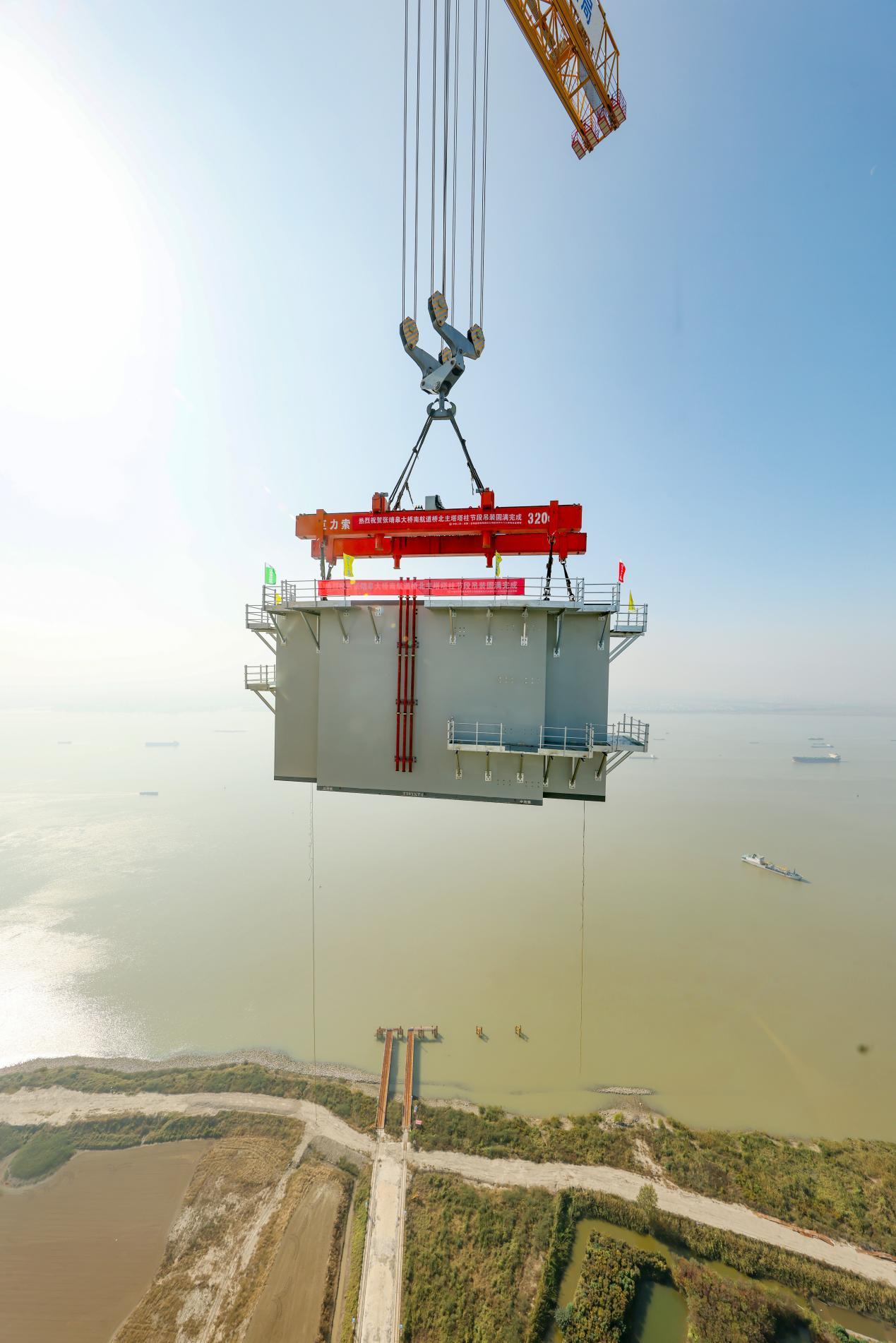 图为施工现场。朱其摄