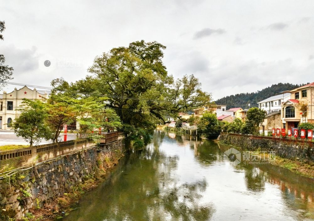 11月9日，江西省吉安市永新县坳南乡牛田村自然风光。