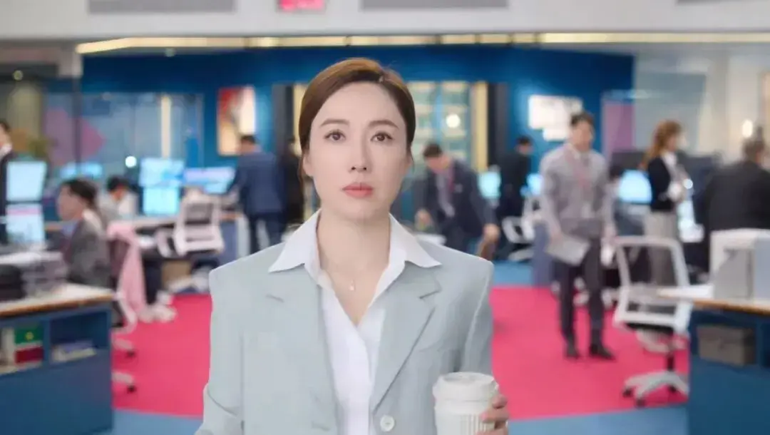 凤凰晚报|换了件“马甲”,他见上特朗普了