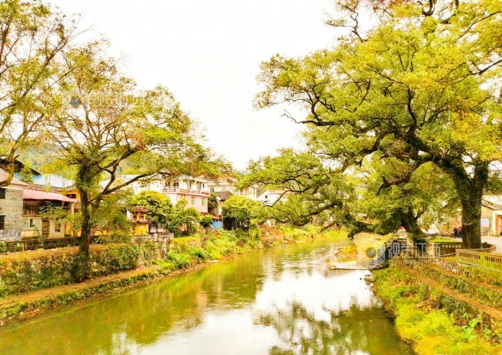 11月9日，江西省吉安市永新县坳南乡牛田村自然风光。