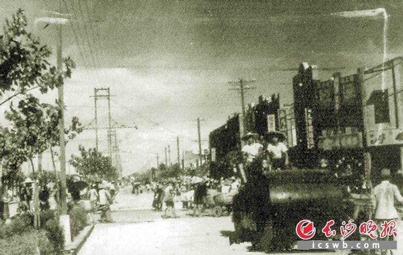 修建五一路时的场景。 除署名外均为长沙市档案馆供图
