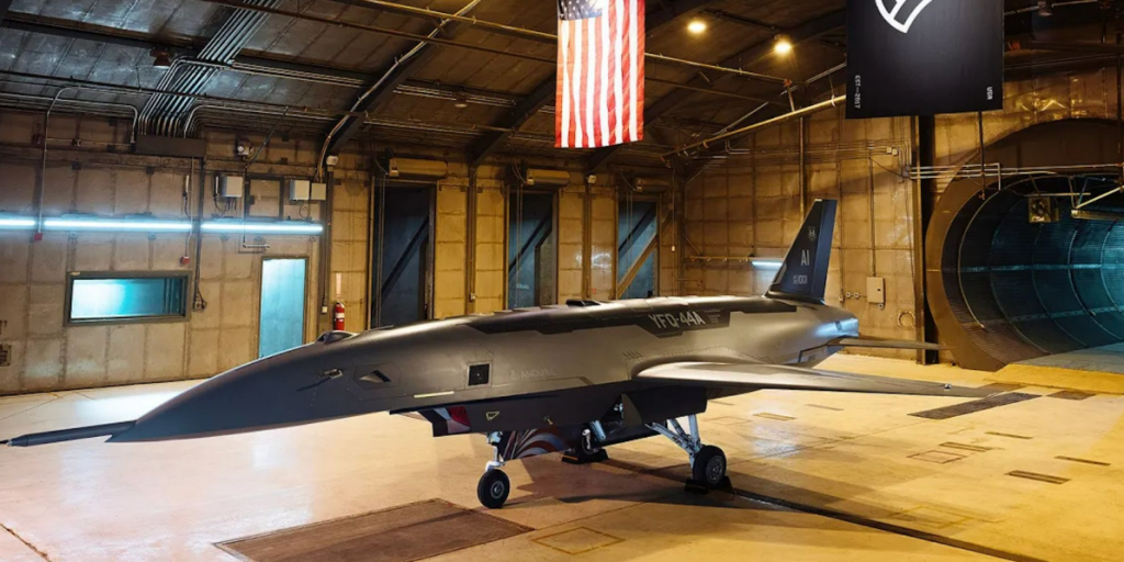 YFQ-44A的垂尾、机腹进气道的设计不利于提升飞机隐身能力。