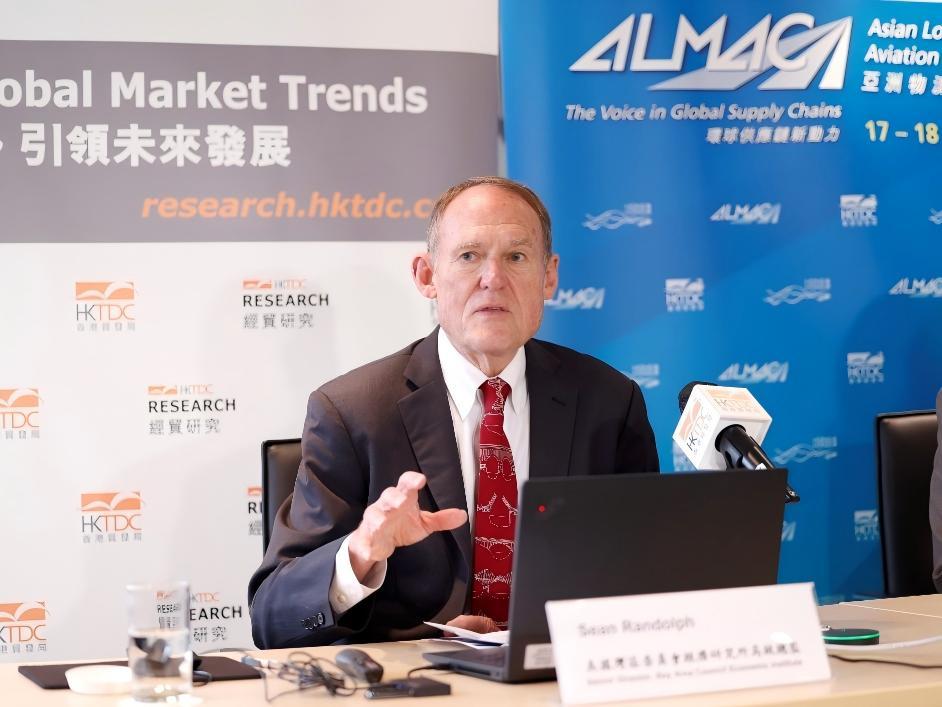 图：美国湾区委员会经济研究所高级总监Sean Randolph发言