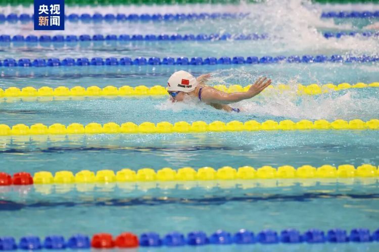 图:11月10日,女子100米蝶泳半决赛,张雨霏晋级。