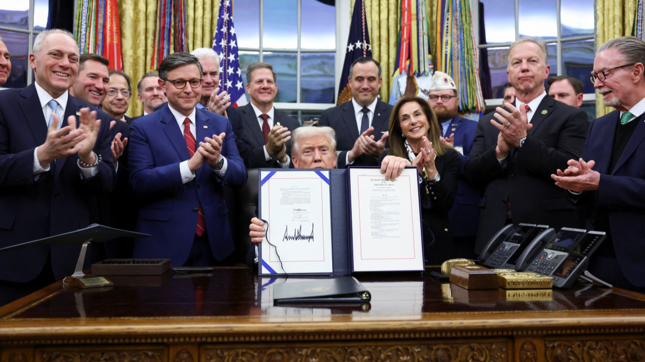 43天史上最长停摆落幕！美国政府“慢动作”重启 两党谁之过？