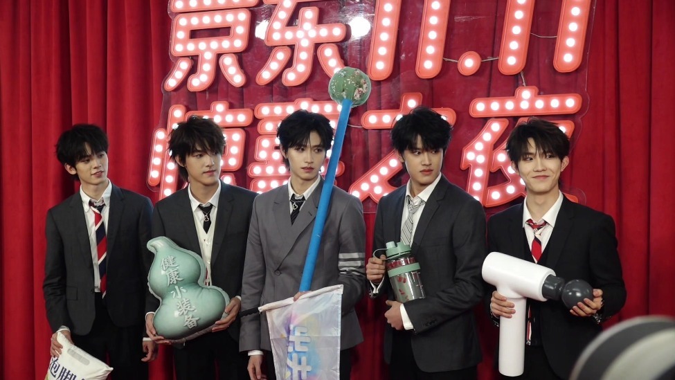 阿云嘎刘宇等齐聚惊喜之夜 TOP登陆少年组合分享养生好物