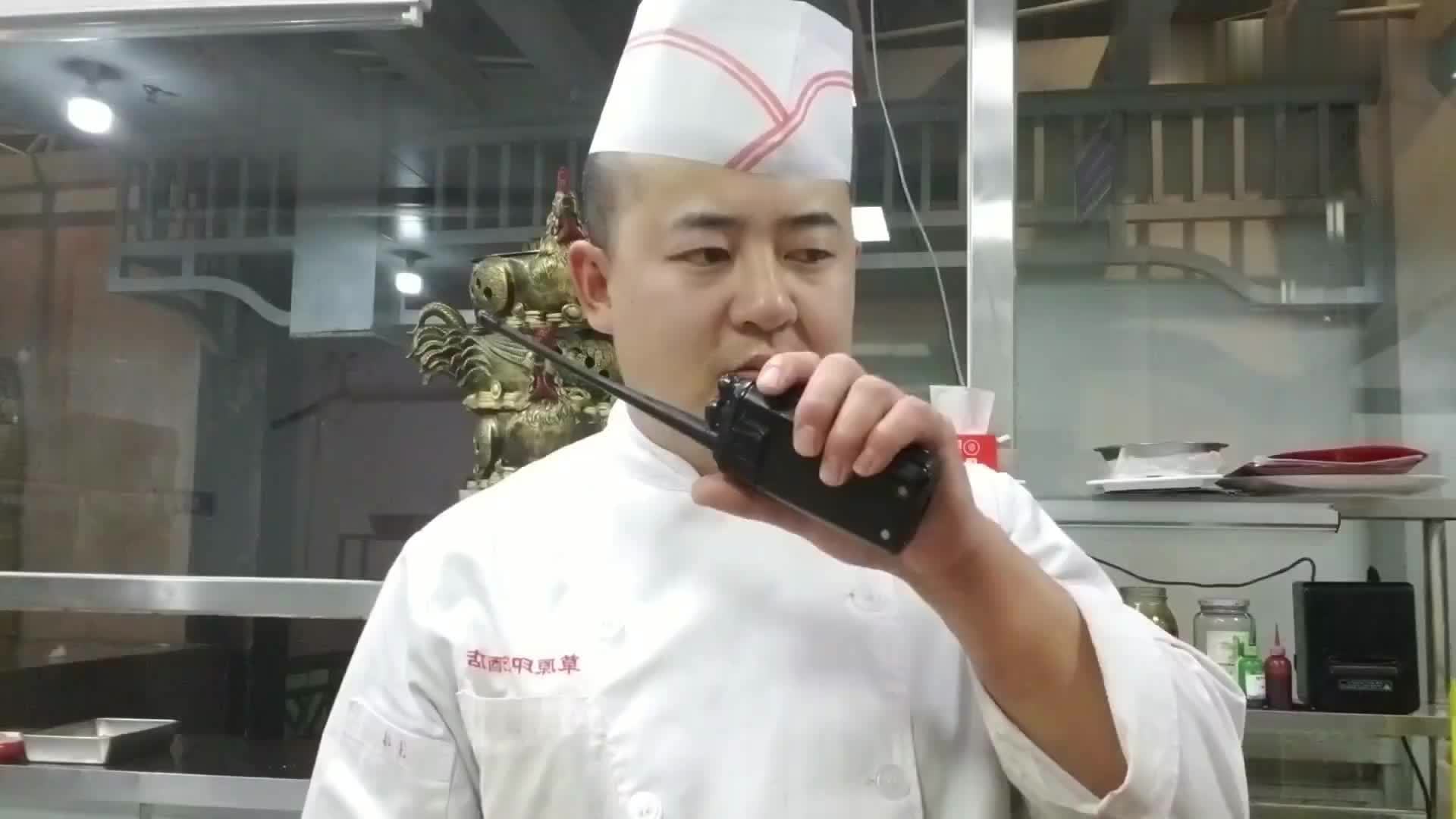 董事长钦点炒菠菜！看行政总厨炫技，简单菜做出花