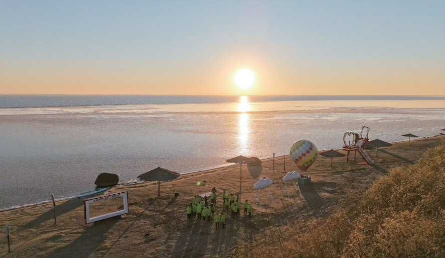 松原市查干湖奏响“冰封序曲”