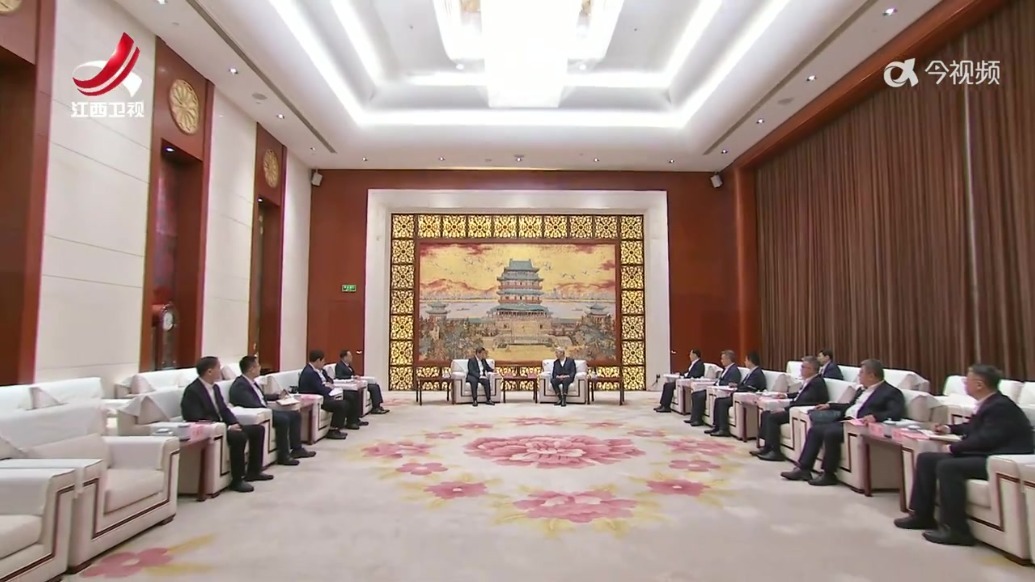 尹弘会见中国电信董事长柯瑞文一行