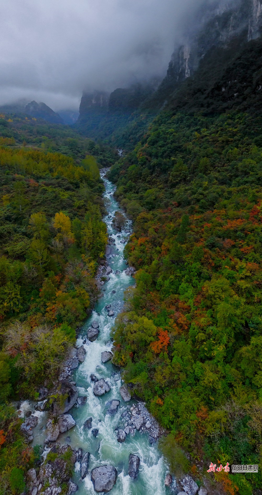 徽县嘉陵江大峡谷风光 重庆市江北区摄影家协会主席 綦波 摄